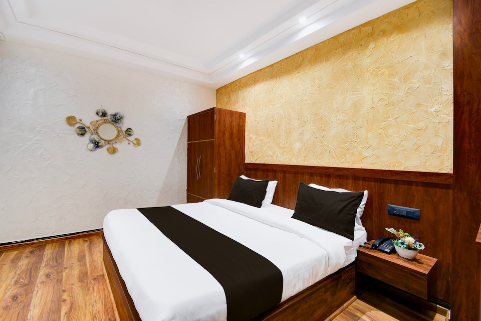 Super Hotel O Prayagraj Junction Civil Line Formerly Station View, Railway Station Allahabad, Prayagraj