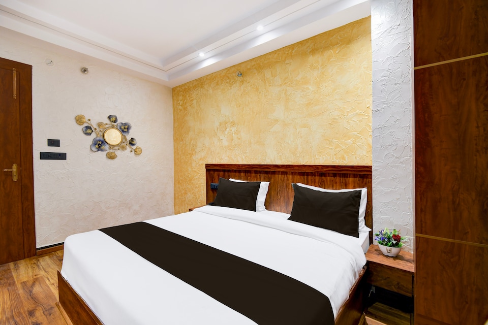 Super Hotel O Prayagraj Junction Civil Line Formerly Station View, Railway Station Allahabad, Prayagraj