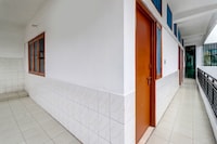 Hotel O Dehradun Central Railway Junction Formerly Bhagwan Guest House