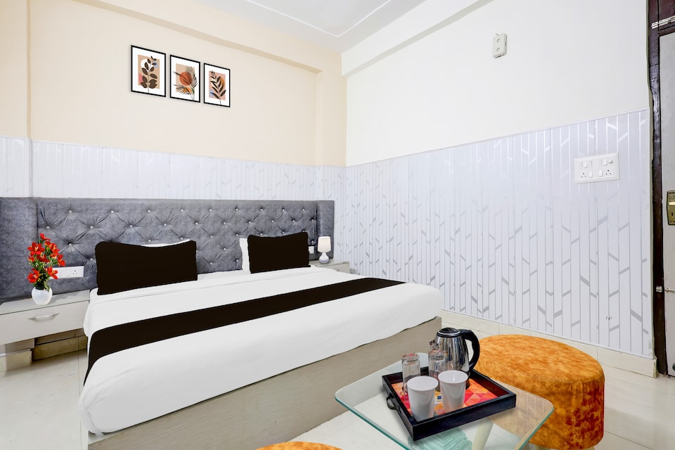Hotel O Noida Electronic City Metro Station, Noida Industrial Area Mamura, Noida