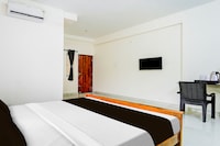 Collection O RS Puram North Railway Station Formerly RG Residency