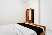 Collection O RS Puram North Railway Station Formerly RG Residency