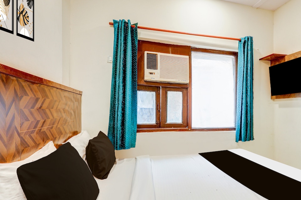 Hotel O Shree Lodge Near New Delhi Railway Station, Paharganj, Paharganj Delhi, Delhi