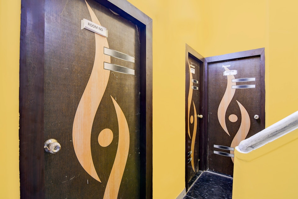 Hotel O The Avenue Inn, VIP Road Kolkata, Kolkata