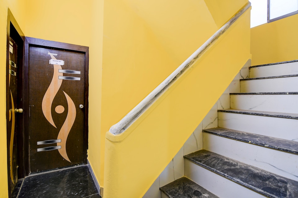 Hotel O The Avenue Inn, VIP Road Kolkata, Kolkata