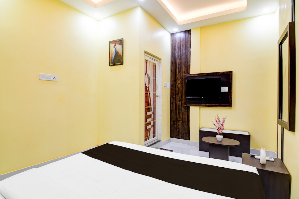 Hotel O The Avenue Inn, VIP Road Kolkata, Kolkata