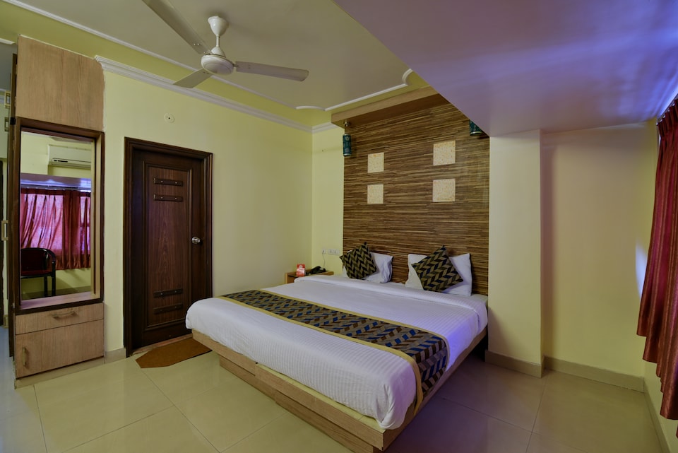 OYO 2289 Hotel Radha Palace, Sindhi Camp, Jaipur