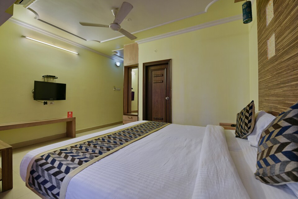 OYO 2289 Hotel Radha Palace, Sindhi Camp, Jaipur