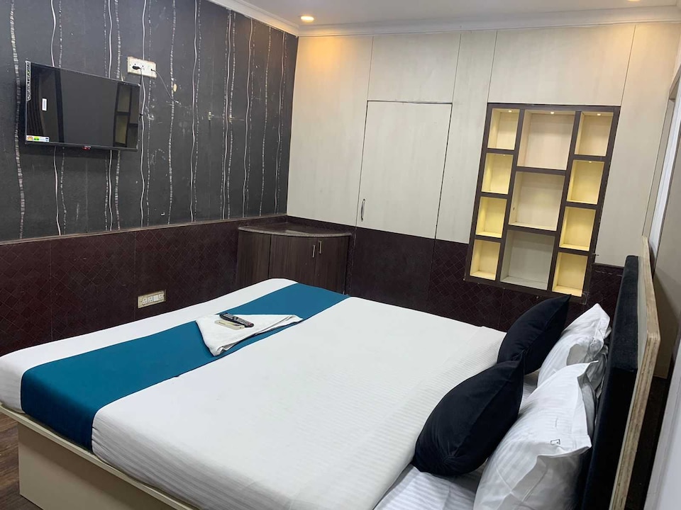 Hotel O The Starlight, Gariahat Kolkata, Kolkata