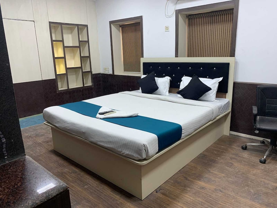 Hotel O The Starlight, Gariahat Kolkata, Kolkata