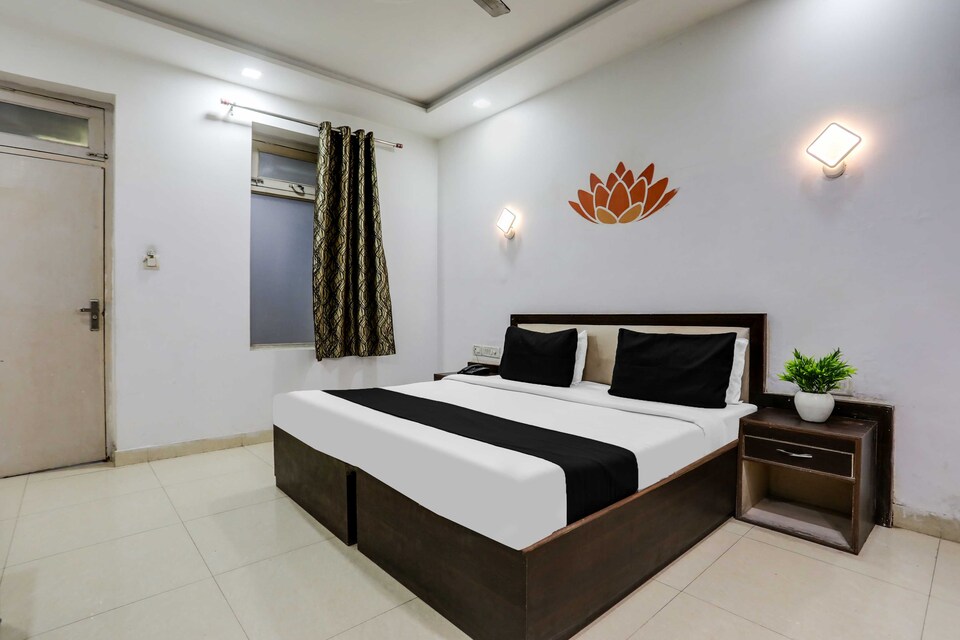 Collection O Tajganj Near Taj Mahal West Gate, Fatehabad Road, Agra