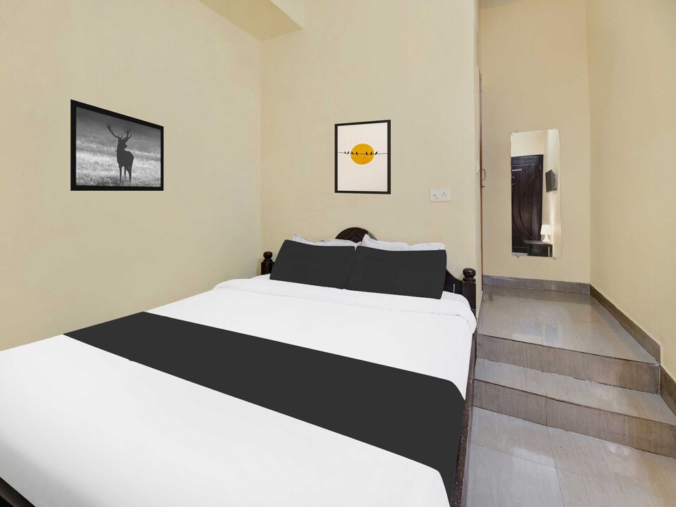 Collection O Maligaon Adabari, Platan Bazar Guwahati, Guwahati