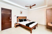 Collection O Park Town Near Nehru Stadium