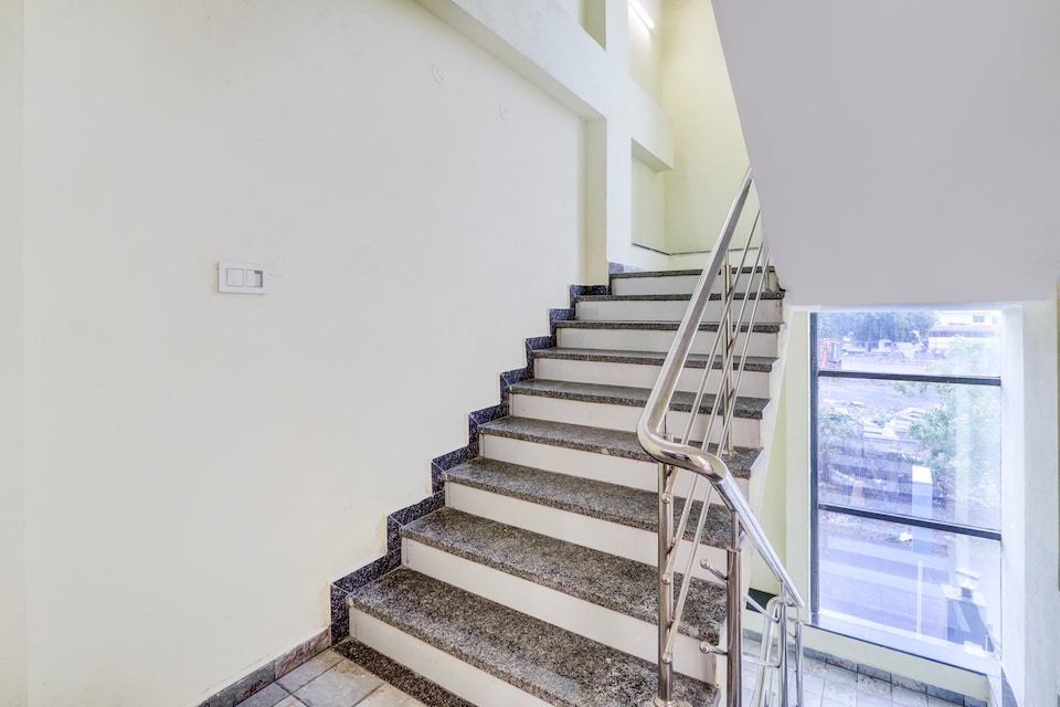 Hotel O THE HOTEL RUNWAY Service Apartment, Hingna Road Nagpur, Nagpur