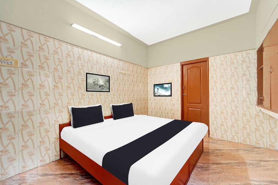 [Day Stay - 8 AM to 8 PM] Collection O Central Railway Station Tiruppur, Tiruppur, Tiruppur
