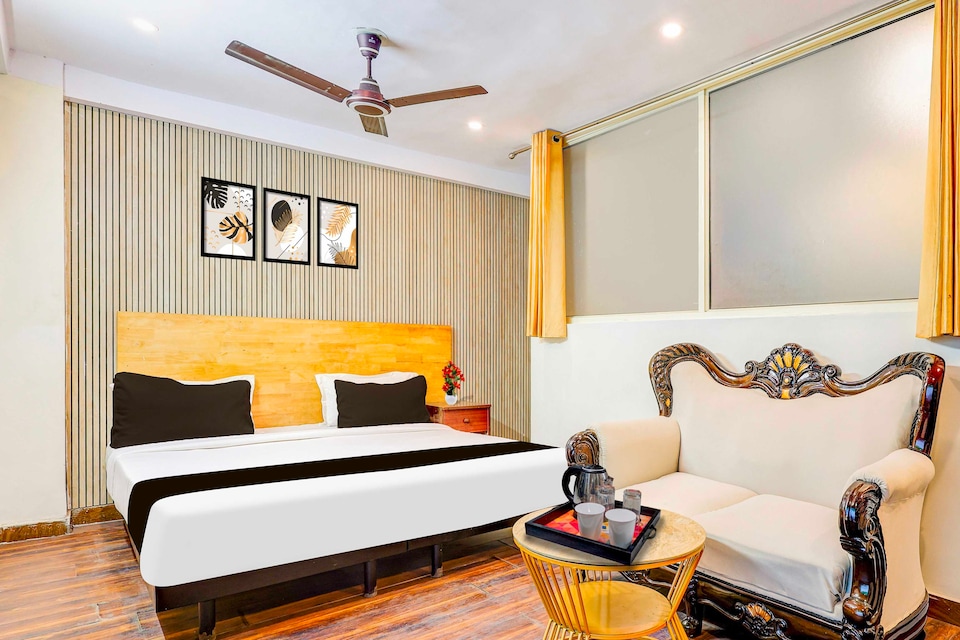 Collection O Hari Nagar Ashram, Rajouri Garden Delhi, Delhi