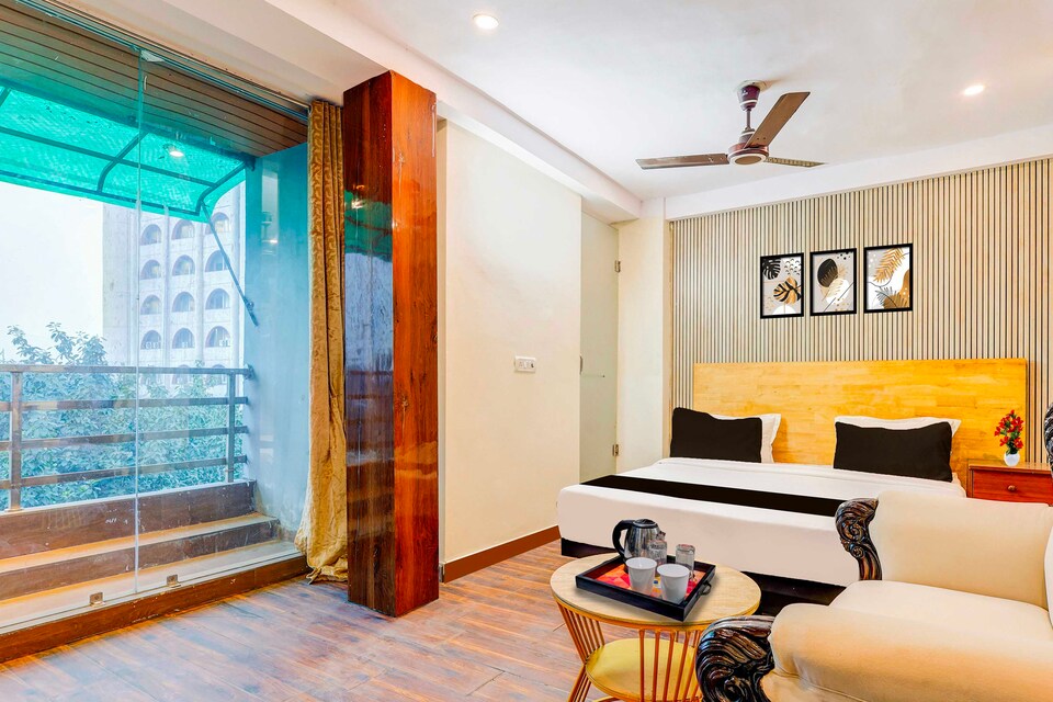 Collection O Hari Nagar Ashram, Rajouri Garden Delhi, Delhi