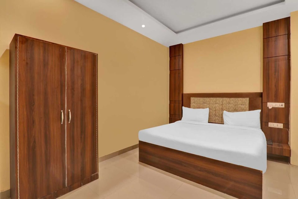 Hotel O Amba Heritage House, Mumfordganj Allahabad, Prayagraj