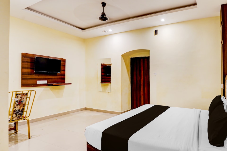 Hotel O Amba Heritage House, Mumfordganj Allahabad, Prayagraj