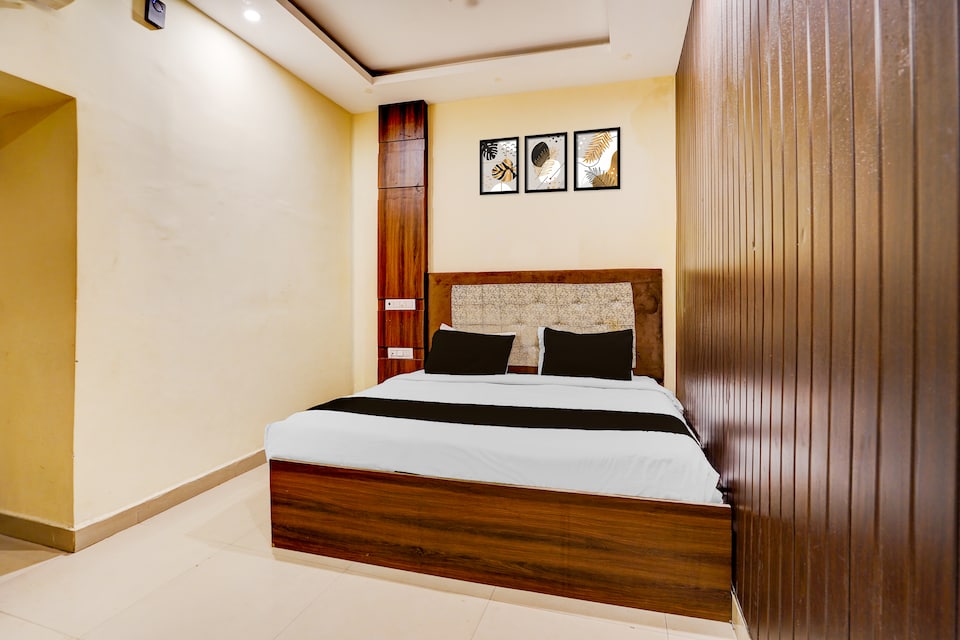 Hotel O Amba Heritage House, Mumfordganj Allahabad, Prayagraj