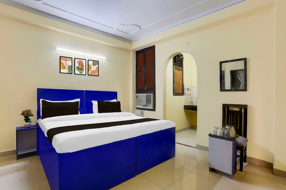 [Day Stay - 8 AM to 8 PM] Collection O Sheetla Colony, Golf Course Road, Gurgaon