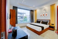 Collection O Knowledge Park 2 Metro Station