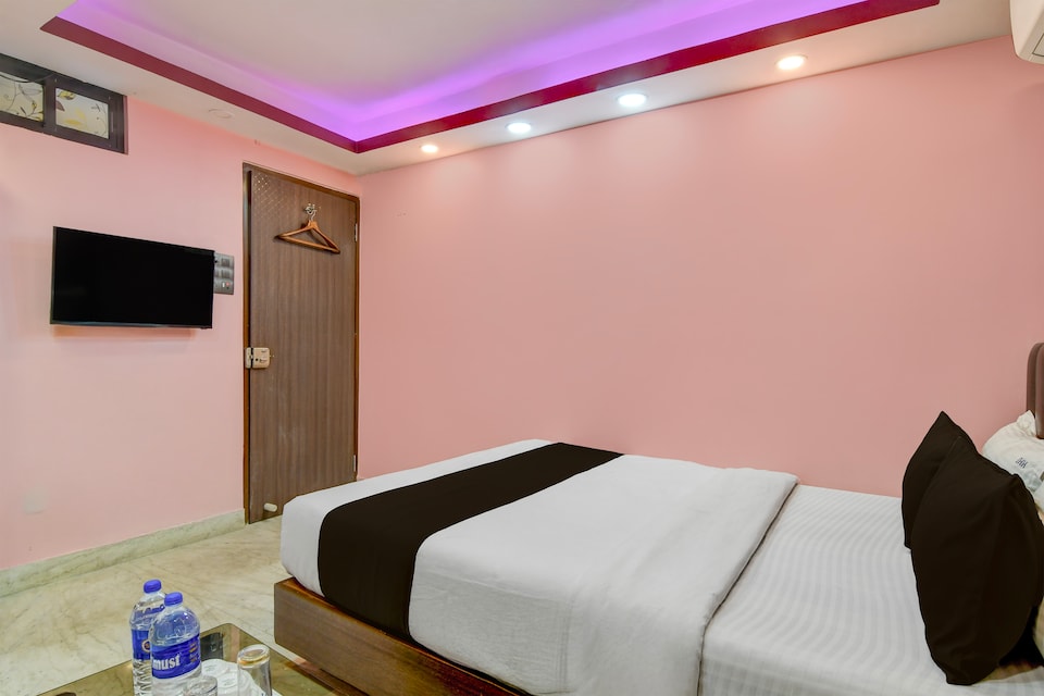 Super Hotel O Calcutta University Formerly Hamza International, Sealdah Kolkata, कोलकाता