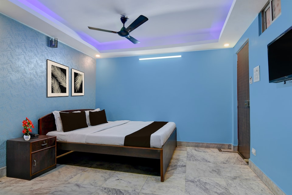 Hotel O Calcutta University Formerly Hamza International, Sealdah Kolkata, Kolkata