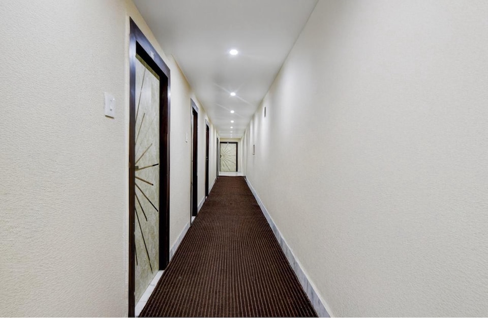 Hotel O University of Calcutta Formerly Hamza International, Sealdah Kolkata, Kolkata