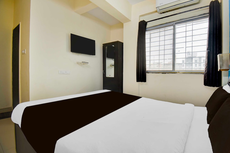 [Day Stay - 12 Hrs Slot : 8 AM to 8 PM] Collection O Hinjewadi Kirti Classic Gate, Hinjewadi Pune, Pune