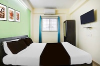 [Day Stay - 12 Hrs Slot : 8 AM to 8 PM] Collection O Hinjewadi Kirti Classic Gate
