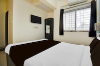[Day Stay - 12 Hrs Slot : 8 AM to 8 PM] Collection O Hinjewadi Kirti Classic Gate