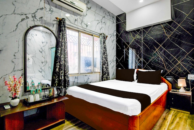 Collection O Serampore Railway Station