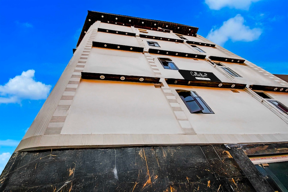 Collection O Birhana Road , Kanpur Railway Station, Kanpur