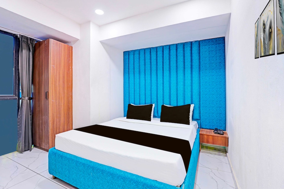 Collection O Althan, Airport Surat, Surat