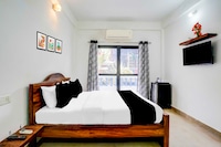 Collection O North Candolim Beach