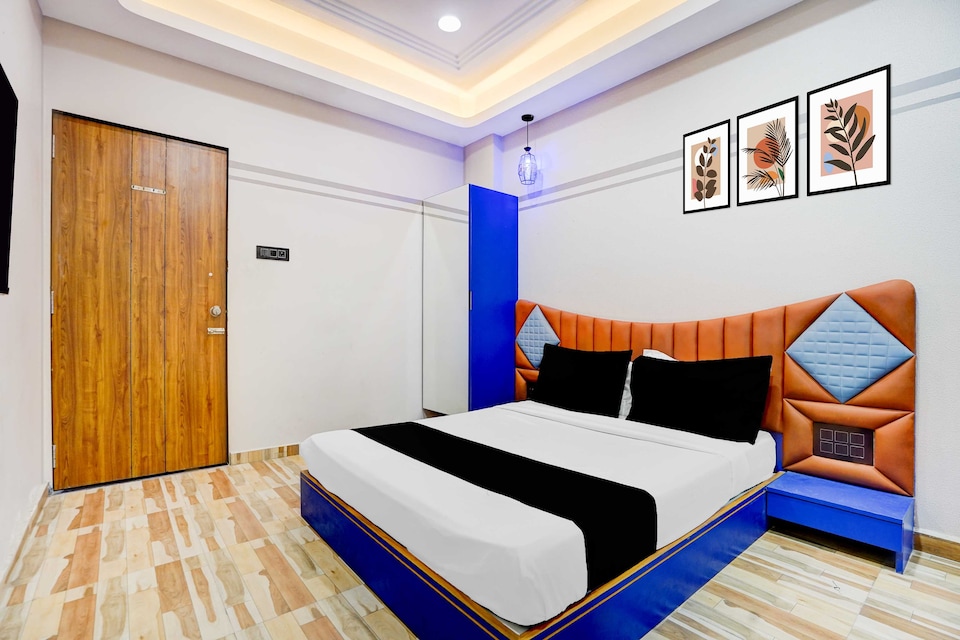 [Day Stay - 12 Hrs Slot : 8 AM to 8 PM] Hotel O Amroli Surat, Surat Railway Station, Surat
