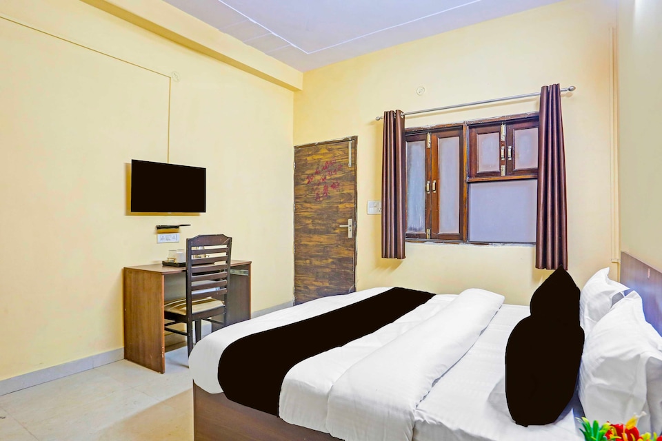 Collection O Shalimar Bagh Max Hospital, Pitampura - Rohini Delhi, Delhi
