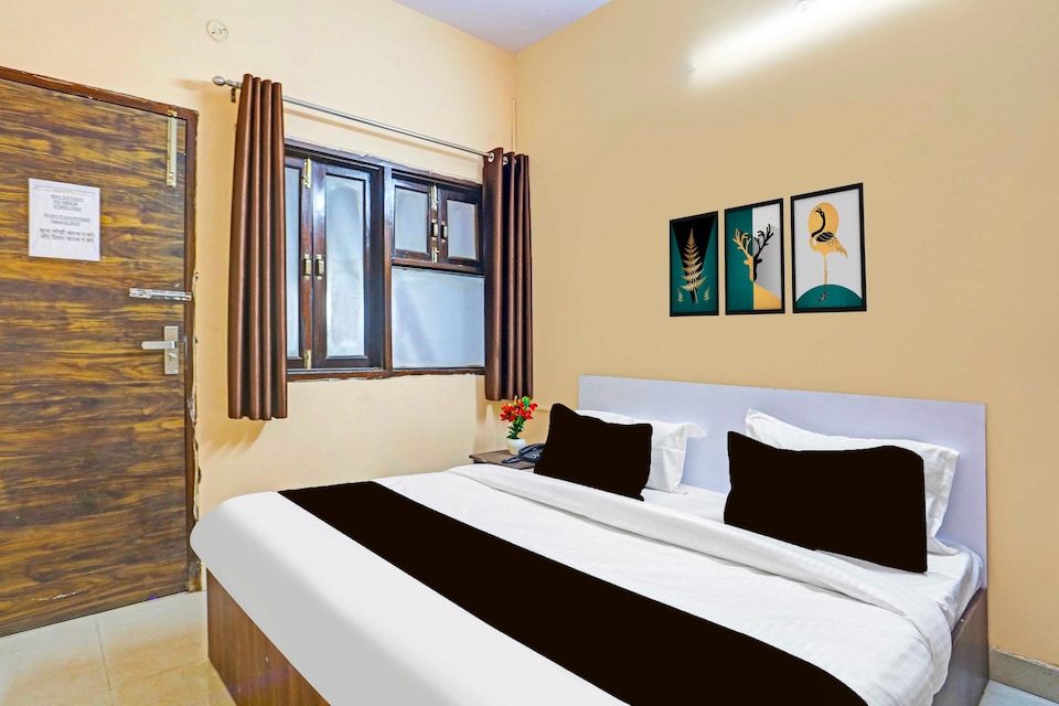 Collection O Shalimar Bagh Max Hospital, Pitampura - Rohini Delhi, Delhi