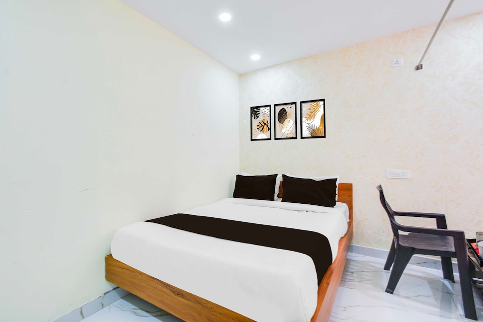 [Day Stay - 8 AM to 8 PM] Collection O Nadargul Hyderabad, Shamshabad, Hyderabad