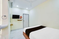 [Day Stay - 8 AM to 8 PM] Collection O Nadargul Hyderabad
