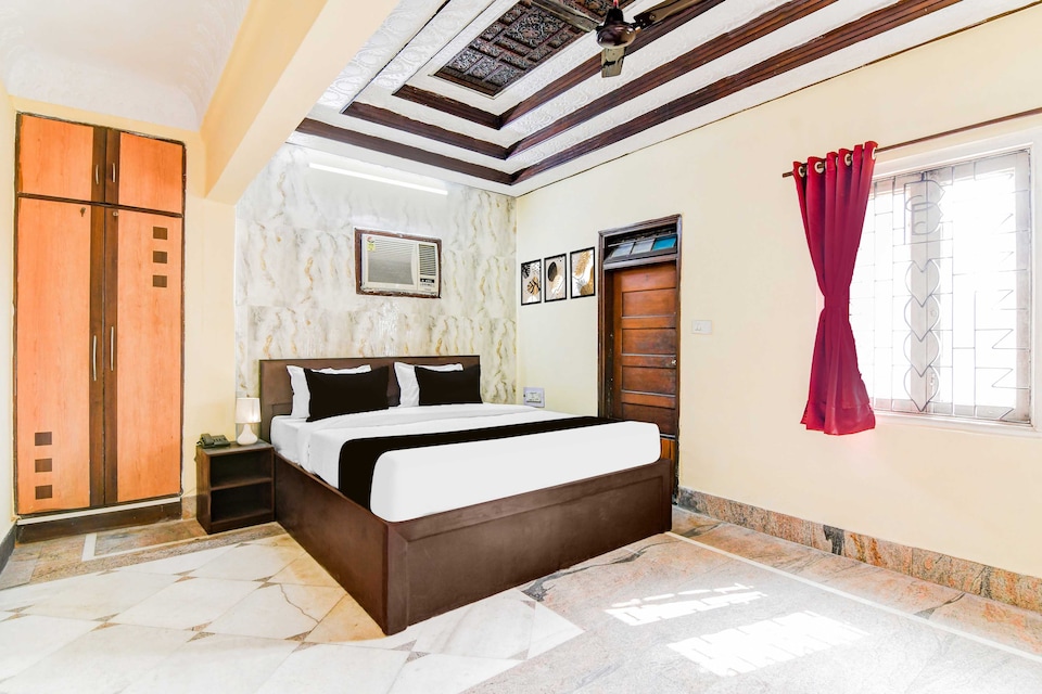 [Day Stay - 12 Hrs Slot: 8 AM to 8 PM] Collection O Lenin Sarani, Rajarhat Kolkata, Kolkata