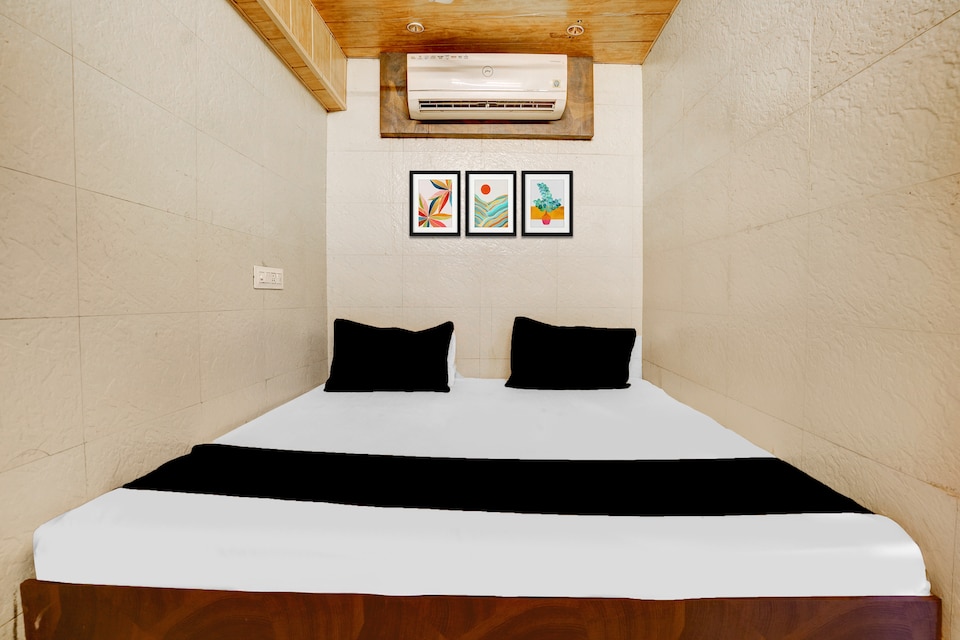 [Day Stay - 8 AM to 8 PM] Collection O Ambedkar Chowk Ulhasnagar, Mumbai Borivali-Dahisar-Mira Road, Mumbai