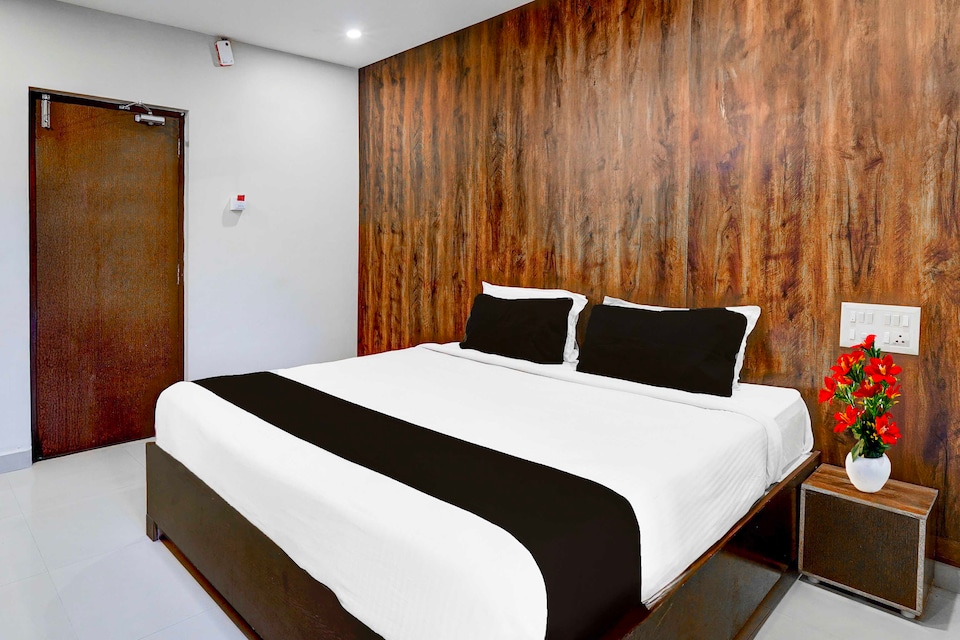 Collection O Renigunta Near Railway Station, Renigunta Road Tirupati, Tirupati