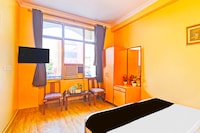 Hotel O Hathroi Market Near Dhuleshwar Garden