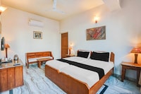 Collection O Sansarchandra Road