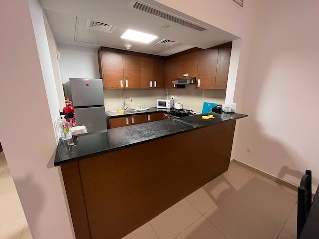 OYO HOME 1551 2 Bedroom Furnished Apartment With City View