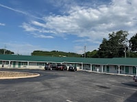 Holiday Motel by Belvilla Cleveland, TN