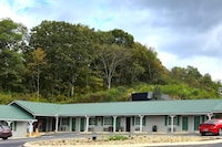 Holiday Motel by Belvilla Cleveland, TN