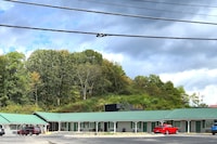 Holiday Motel by Belvilla Cleveland, TN
